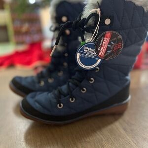 Columbia Women's Quilted Blue Winter Boots